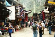 Indiomarkt am Machu Picchu(Bahnstadion)